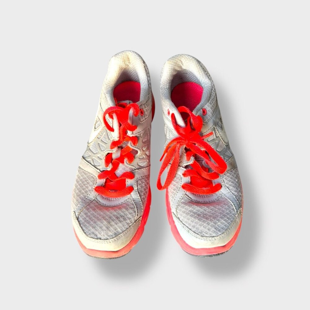 Nike Womens Running Shoes Size 7 White & Red Lightweight Breathable Mesh Athleti
